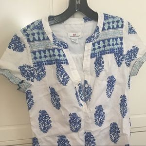 Vineyard Vines blue and white tunic